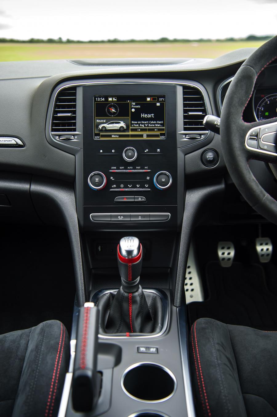 Детали интерьера Renault Megane R.S. Trophy-R 2019 года  (UK) (фото 26 из 46)